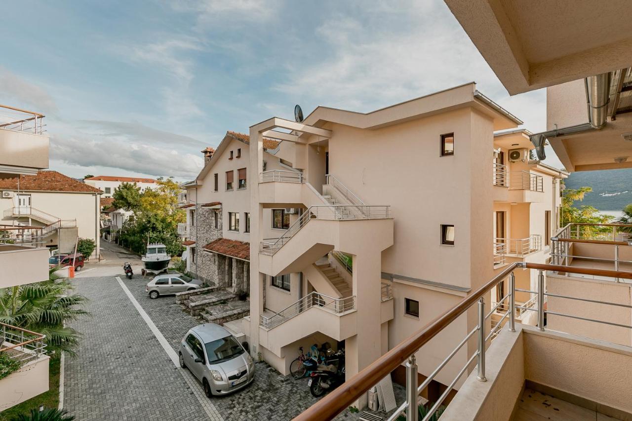 Apartments Rivijera Херцег Нови Екстериор снимка
