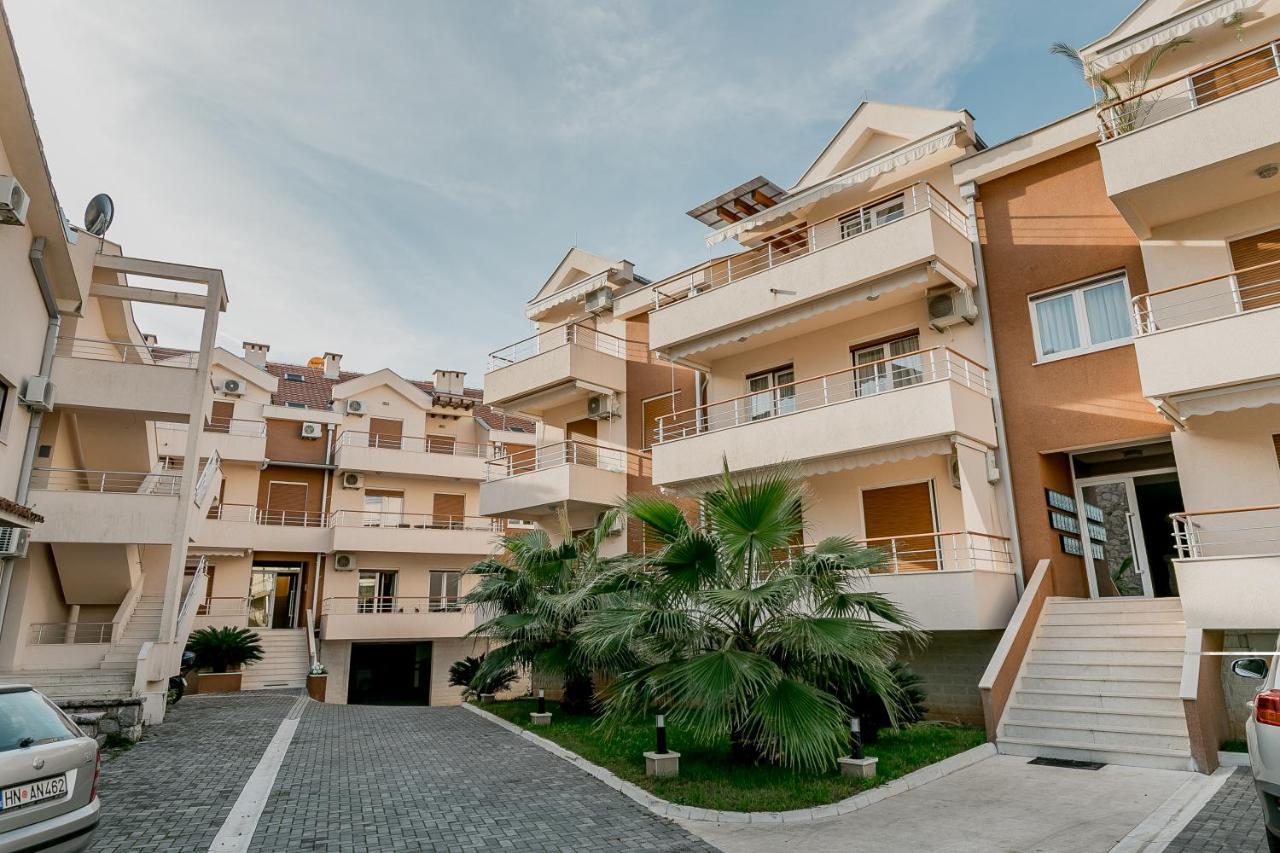 Apartments Rivijera Херцег Нови Екстериор снимка