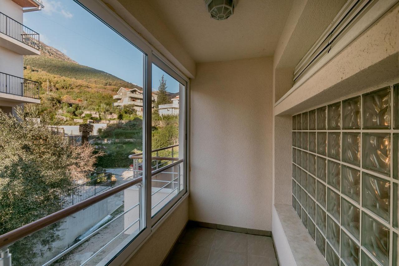 Apartments Rivijera Херцег Нови Екстериор снимка