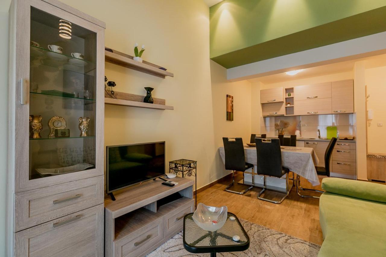 Apartments Rivijera Херцег Нови Екстериор снимка