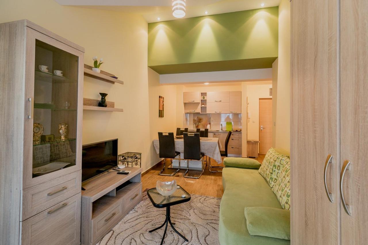 Apartments Rivijera Херцег Нови Екстериор снимка