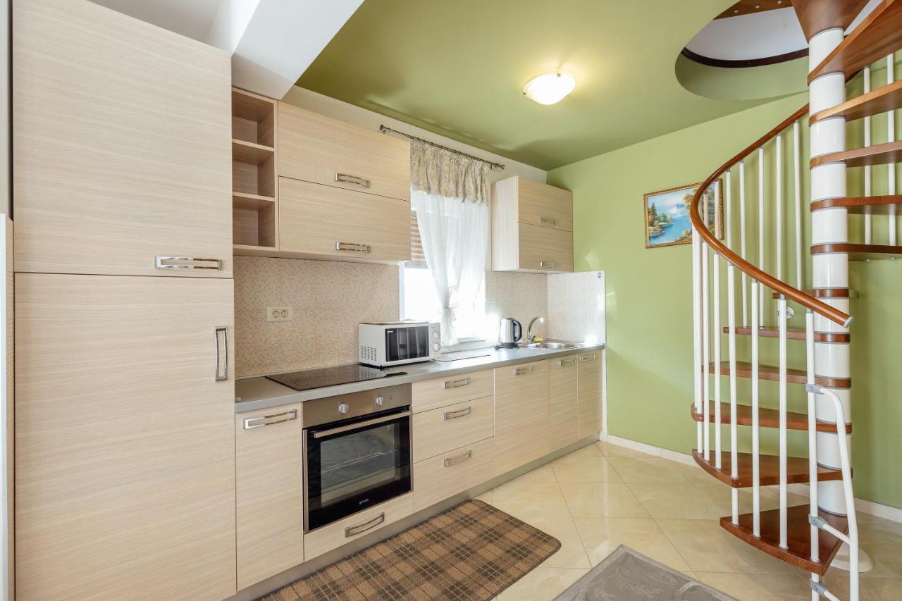 Apartments Rivijera Херцег Нови Екстериор снимка