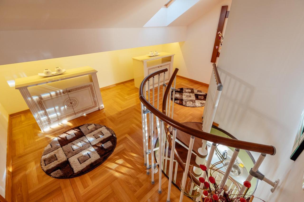 Apartments Rivijera Херцег Нови Екстериор снимка