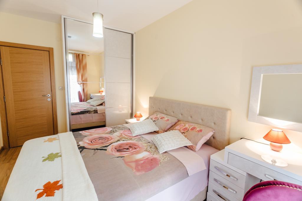 Apartments Rivijera Херцег Нови Екстериор снимка