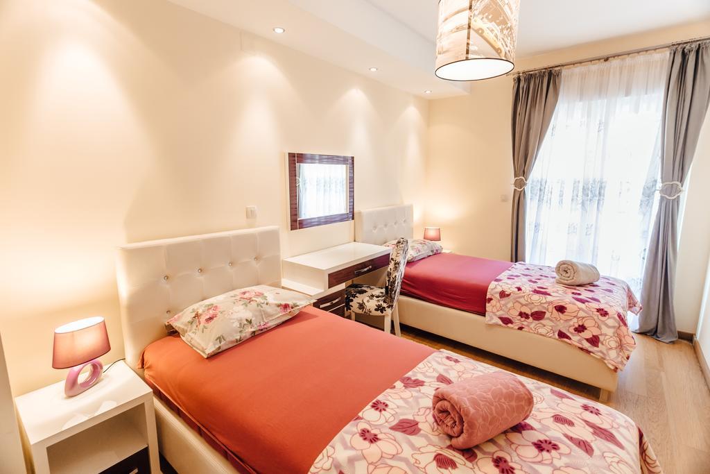 Apartments Rivijera Херцег Нови Екстериор снимка