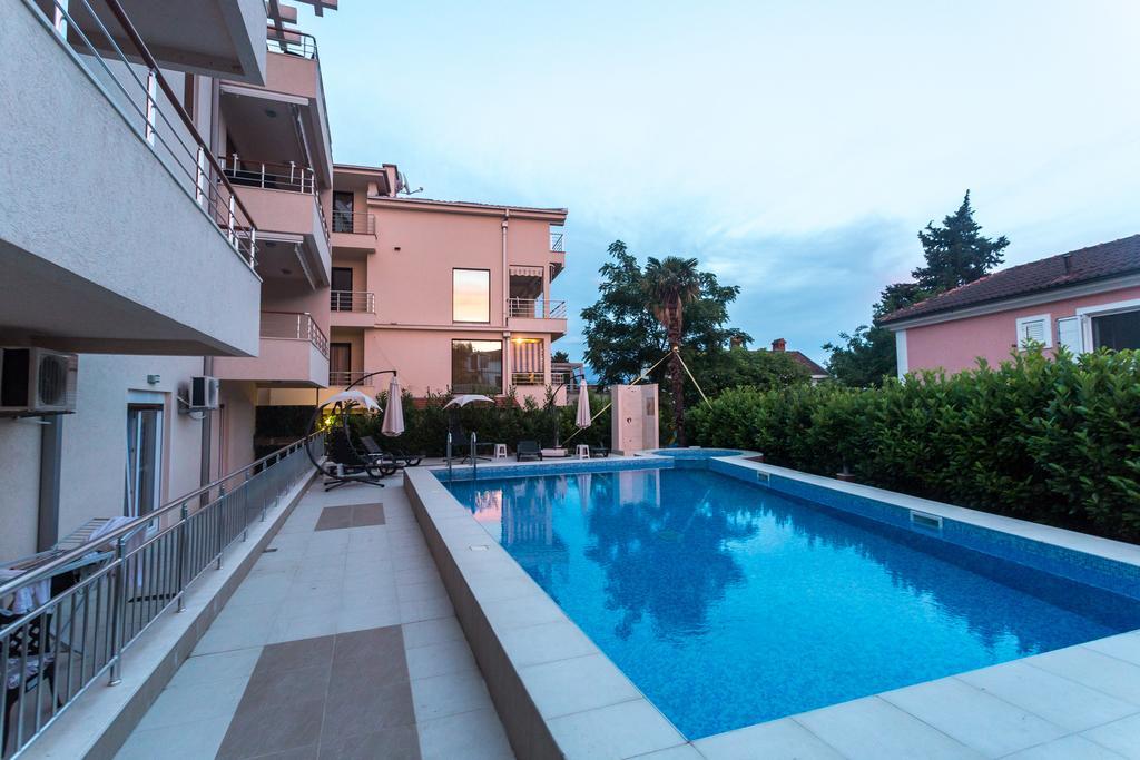 Apartments Rivijera Херцег Нови Екстериор снимка