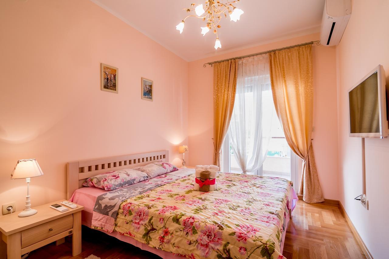 Apartments Rivijera Херцег Нови Екстериор снимка