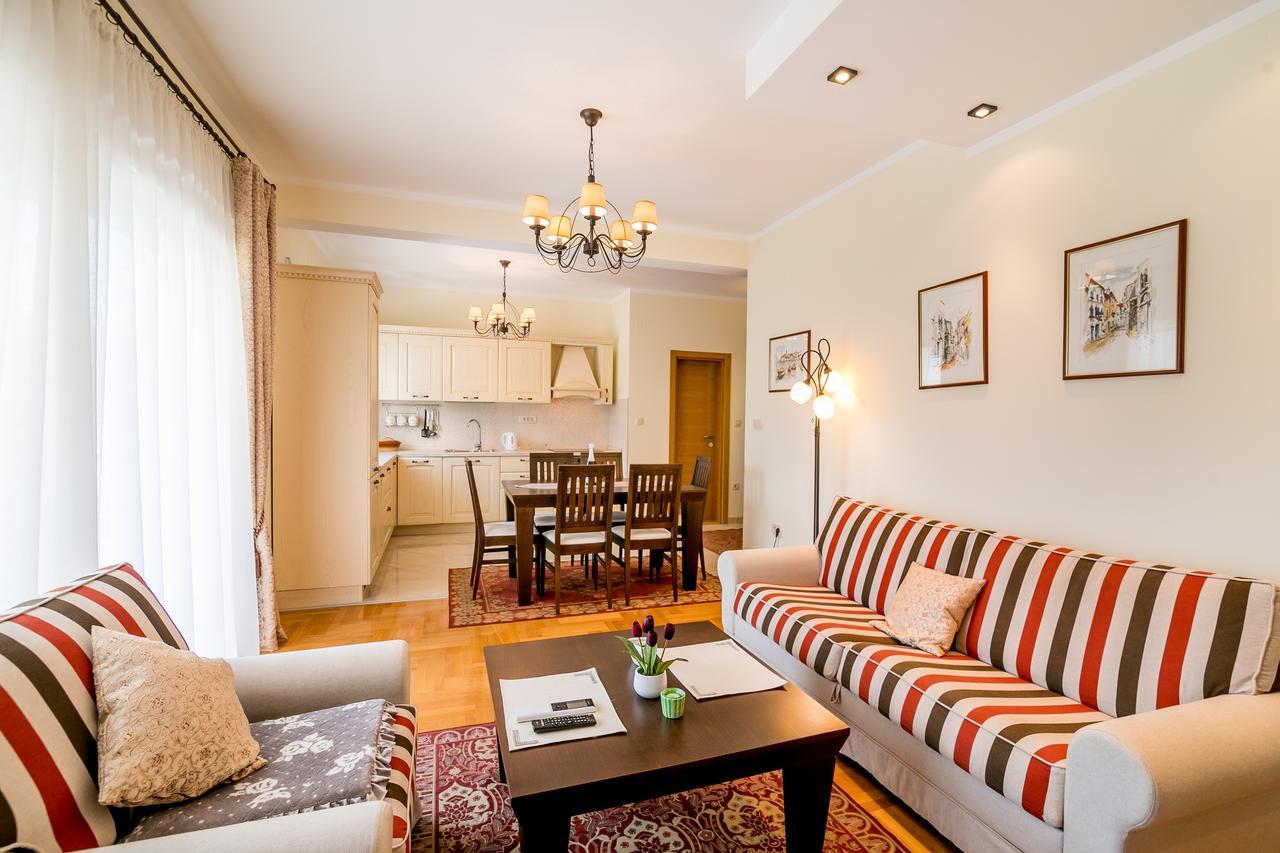 Apartments Rivijera Херцег Нови Екстериор снимка