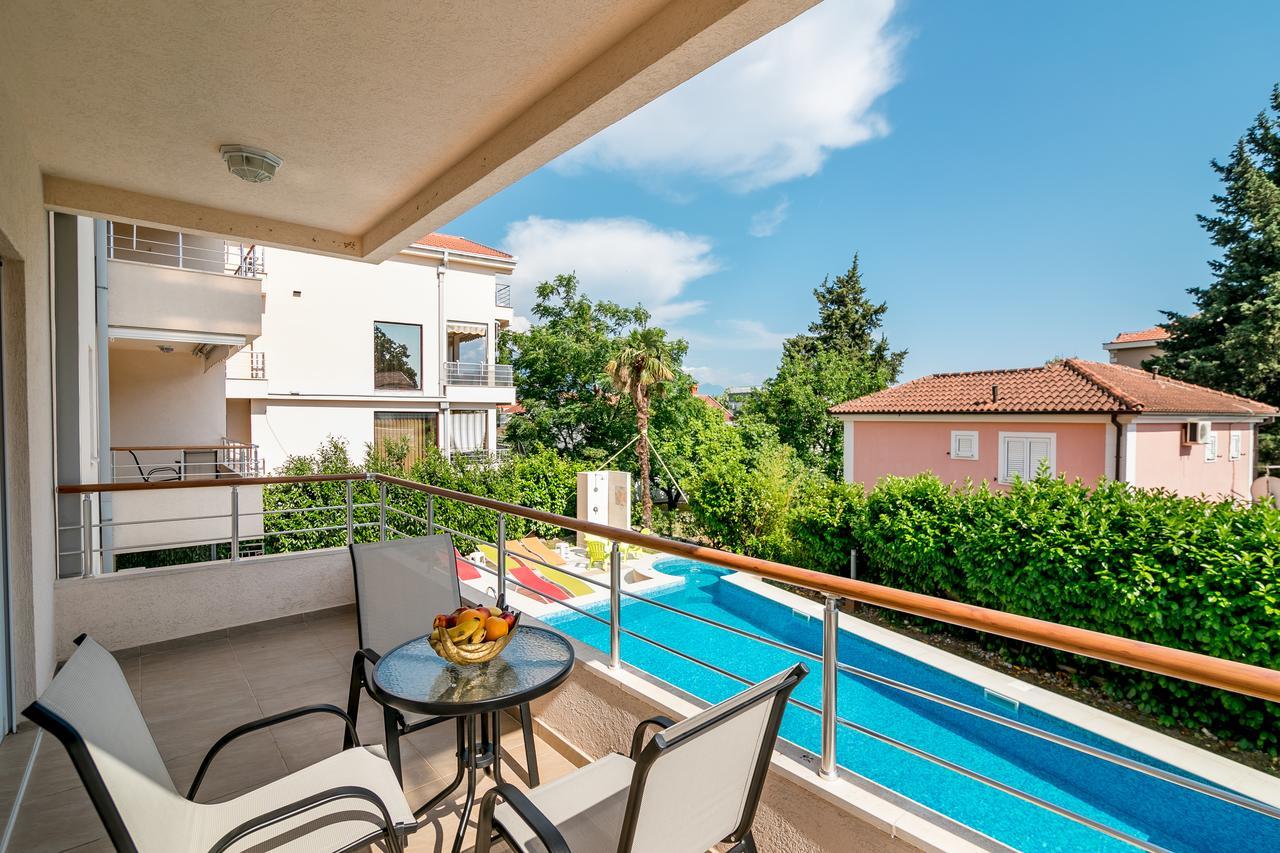 Apartments Rivijera Херцег Нови Екстериор снимка