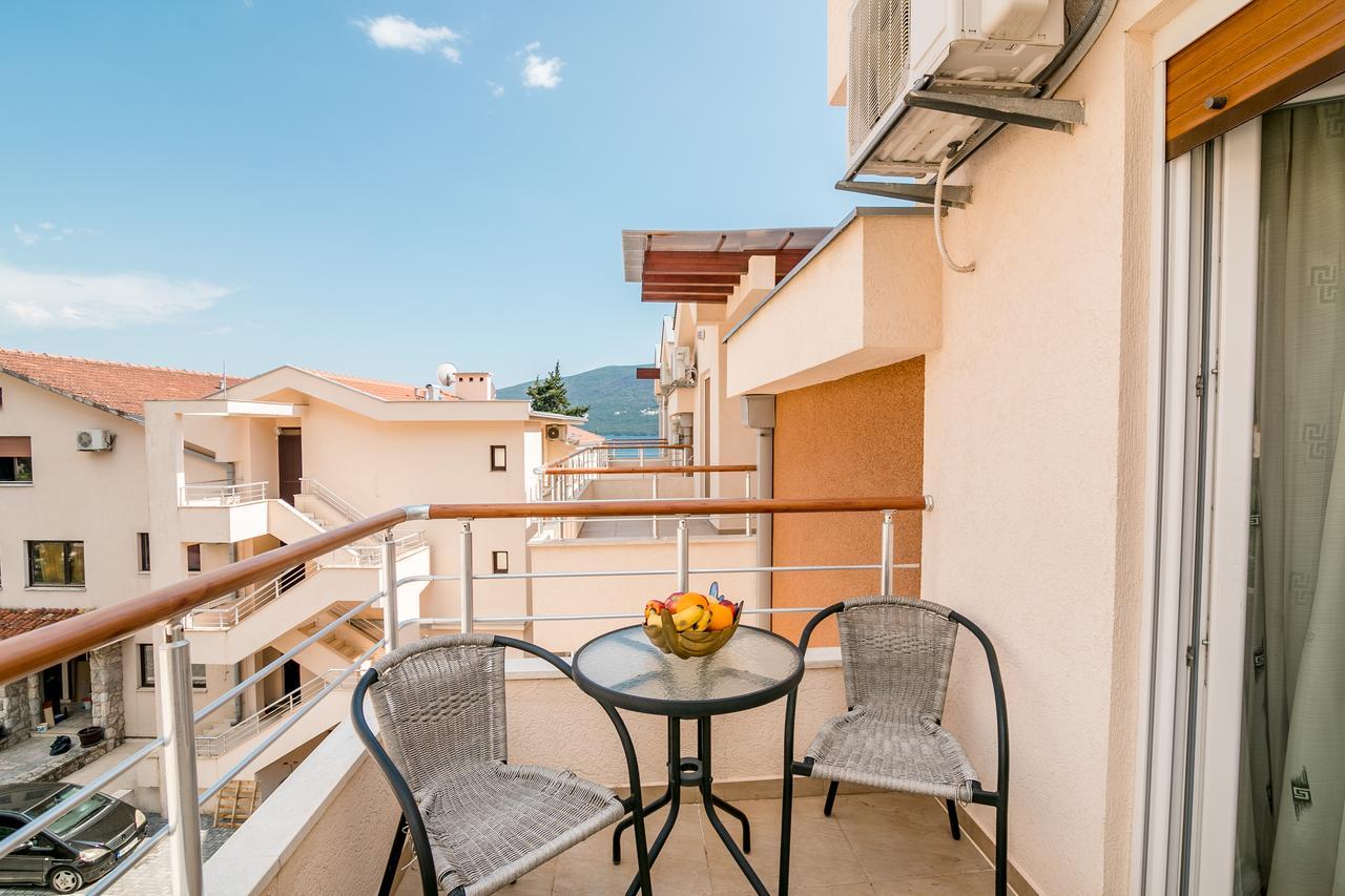 Apartments Rivijera Херцег Нови Екстериор снимка