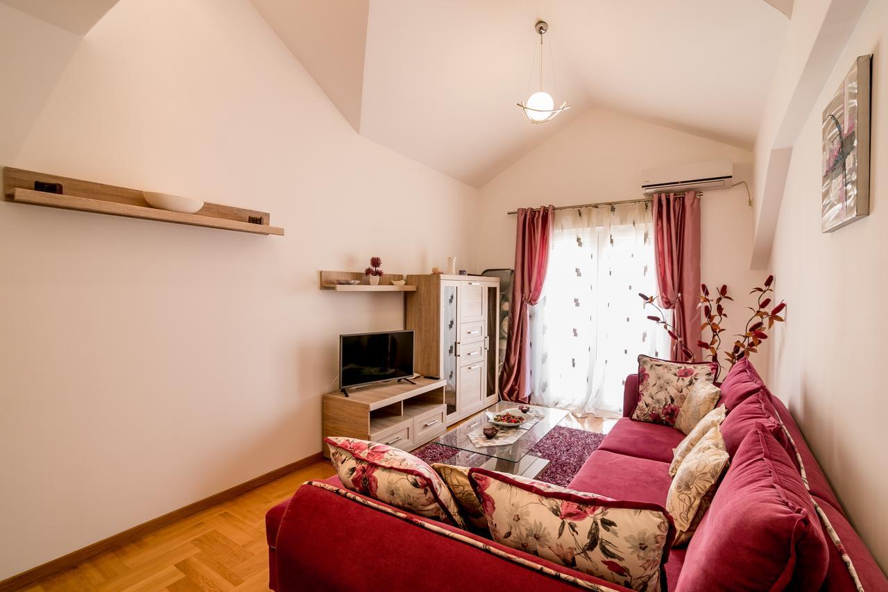 Apartments Rivijera Херцег Нови Екстериор снимка