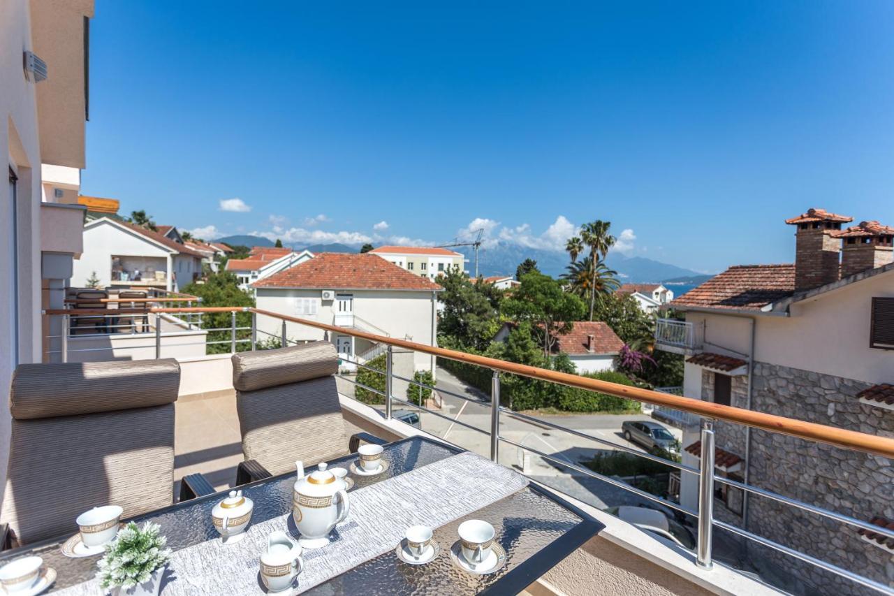 Apartments Rivijera Херцег Нови Екстериор снимка