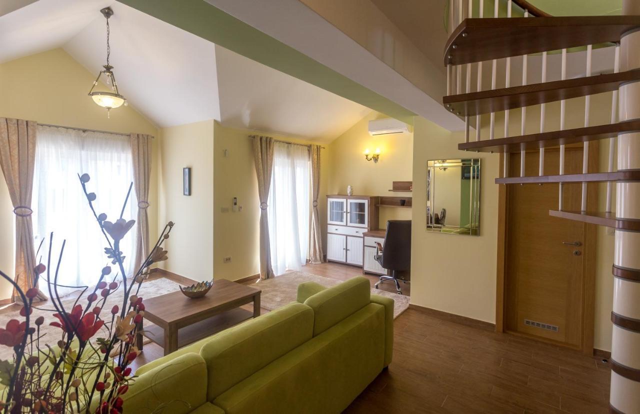 Apartments Rivijera Херцег Нови Екстериор снимка