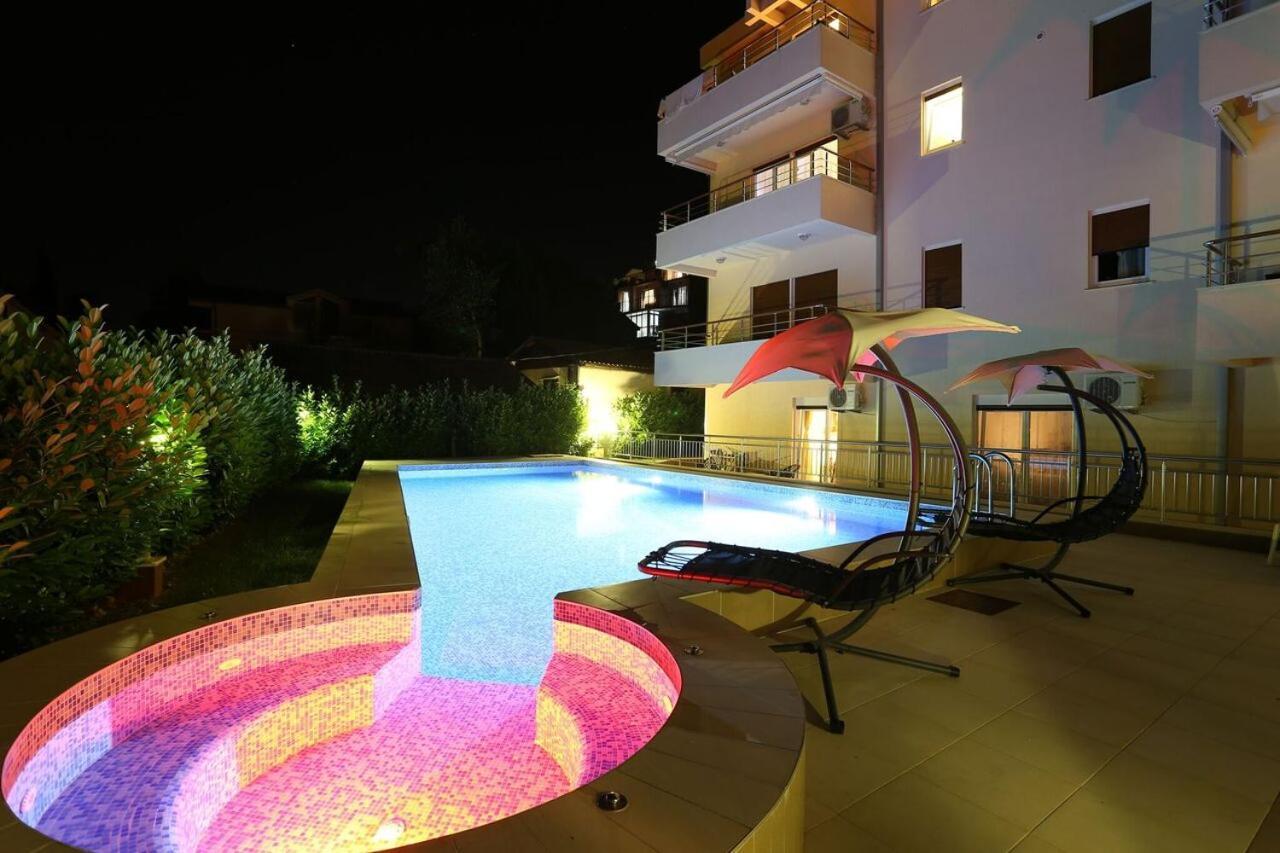 Apartments Rivijera Херцег Нови Екстериор снимка